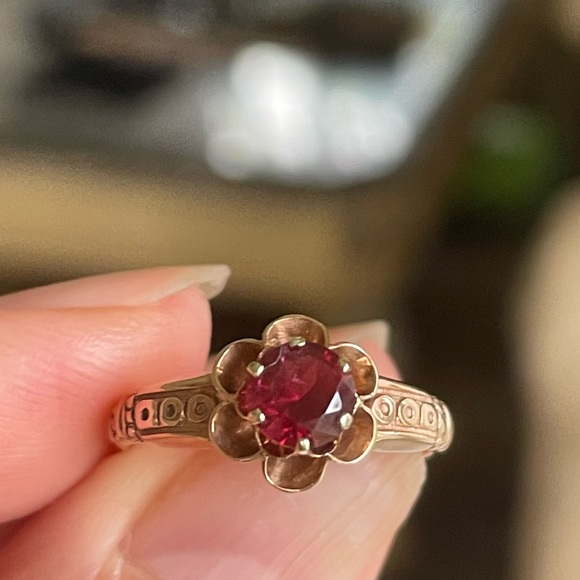 14k Ruby Ring - Picture 4 of 10